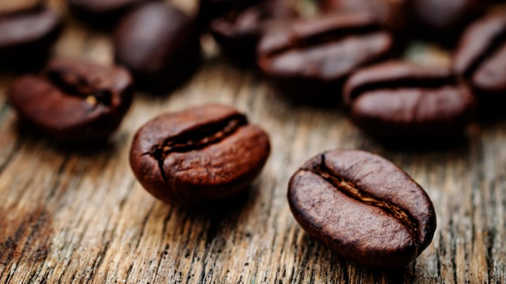 Kafferistning: Hvad betyder lys, medium eller mørk? [GUIDE 2020] | Kaffemøllen A/S